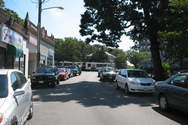 135 Chiswick Rd - Photo 3 of 12