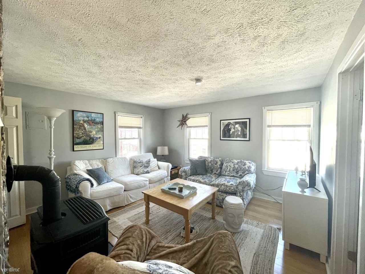 525 E 3rd - Photo 2 of 15