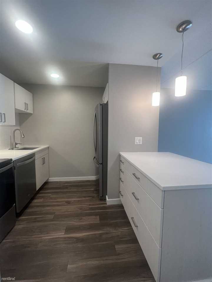 68 Pearl St - Photo 2 of 9