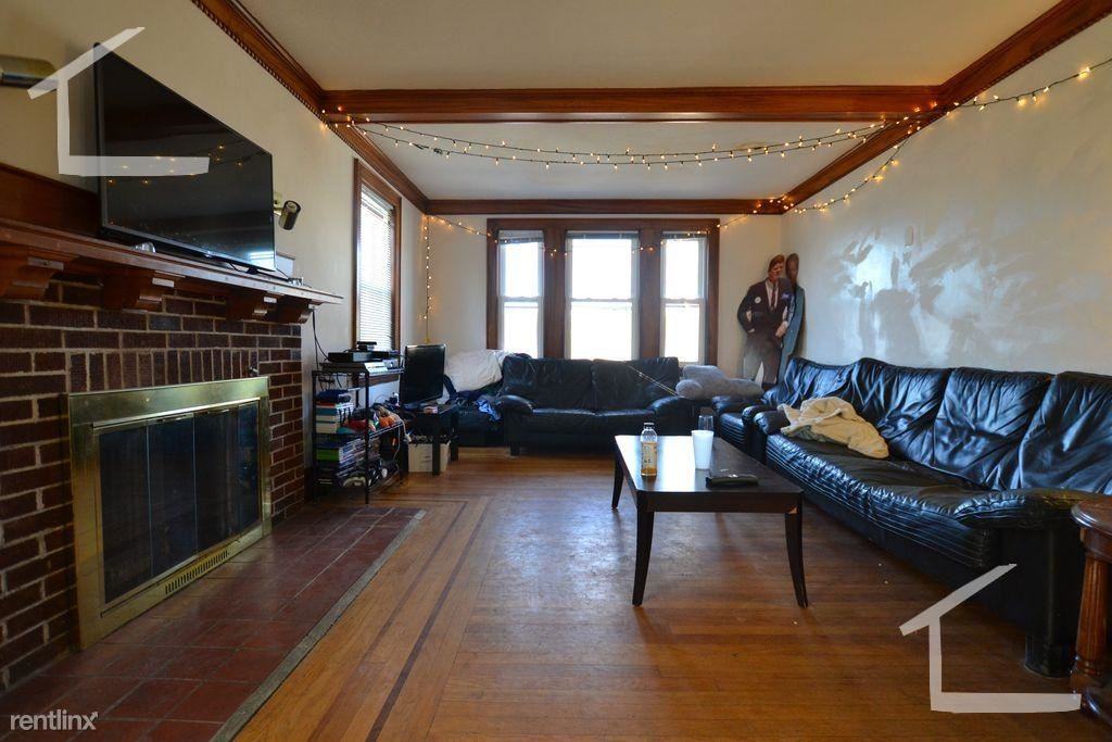 106 Lake St - Photo 2 of 10
