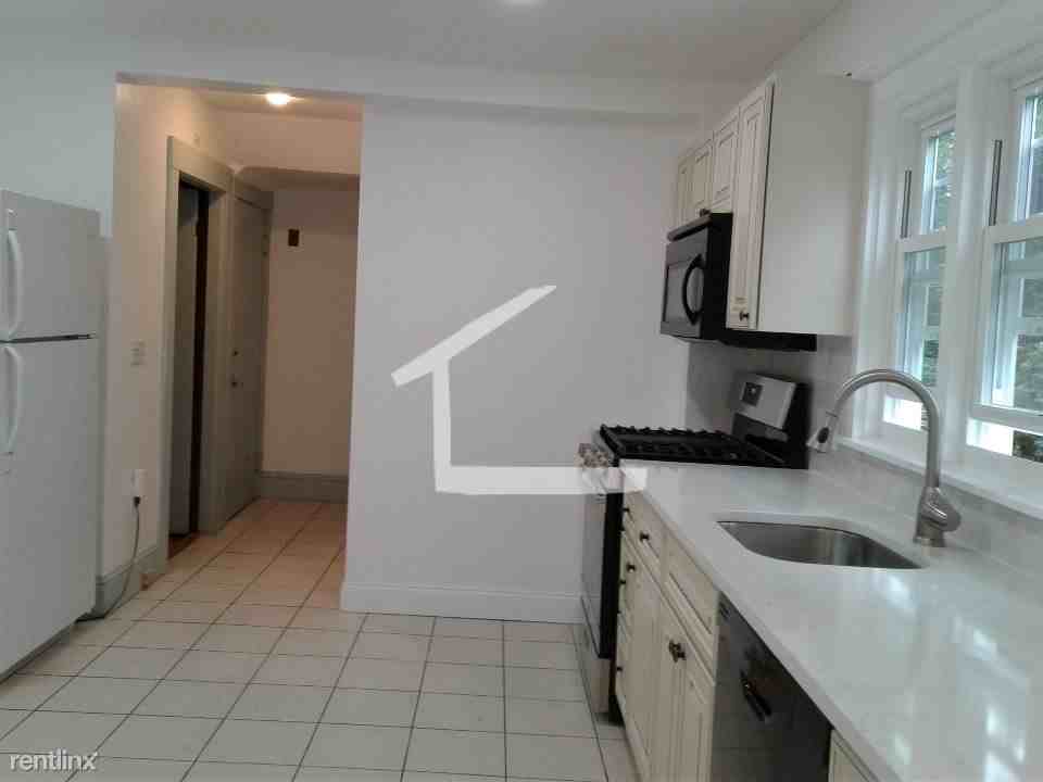 106 Lake St - Photo 3 of 10