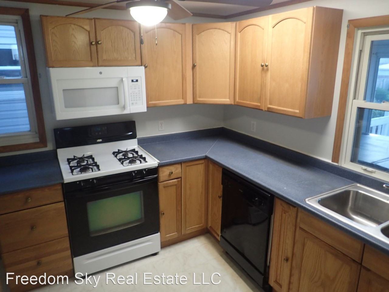 1014 W 30th St - Photo 2 of 25