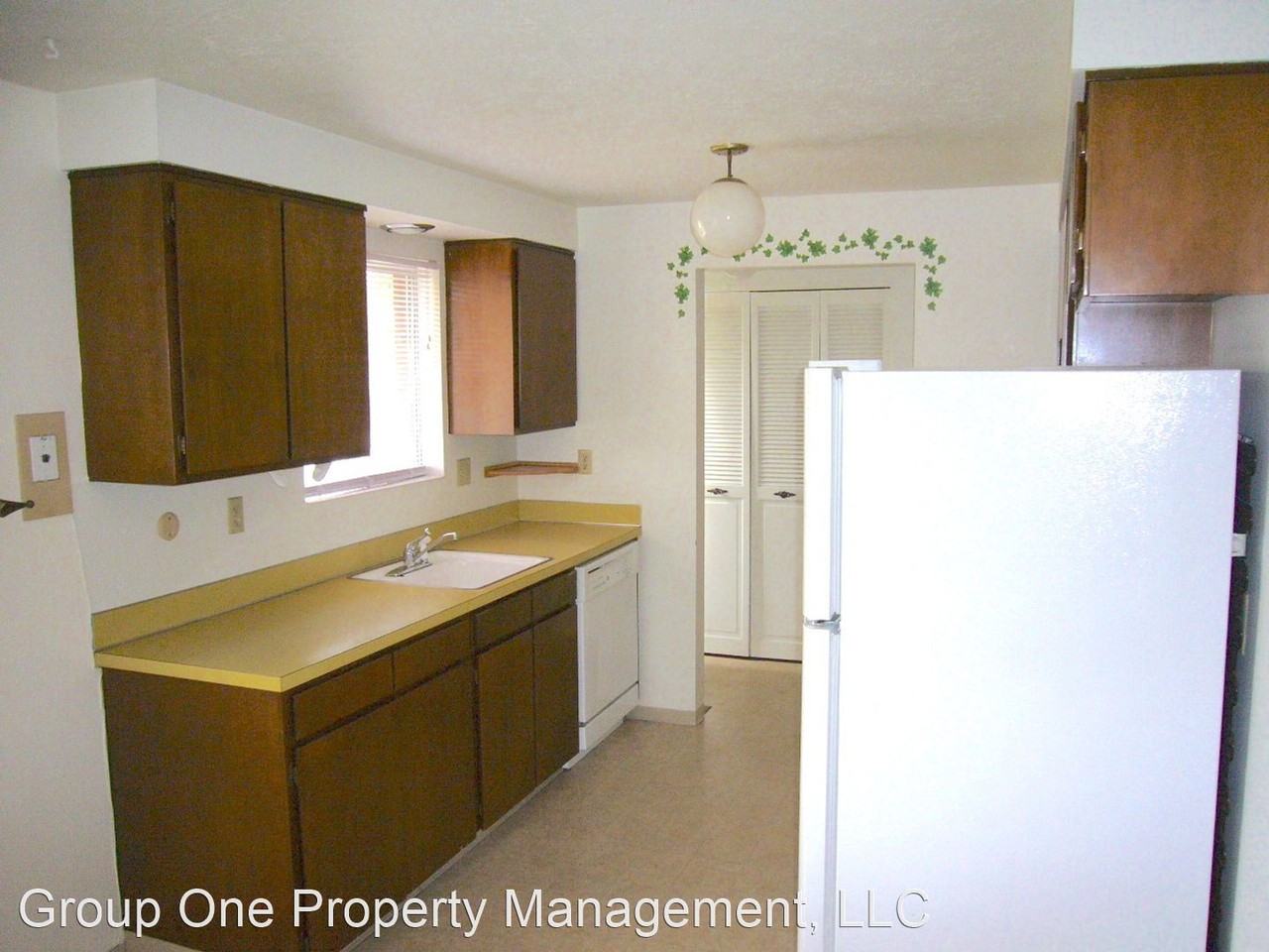 719 N Hillview Dr - Photo 2 of 9