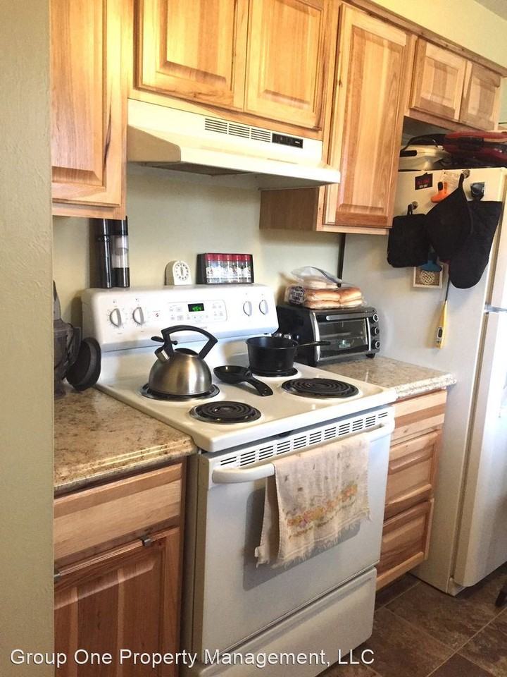 719 N Hillview Dr - Photo 3 of 9