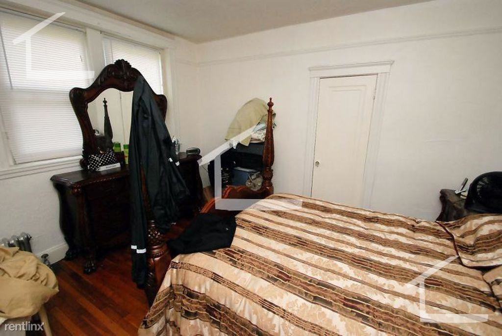 70 Chiswick Rd - Photo 2 of 4