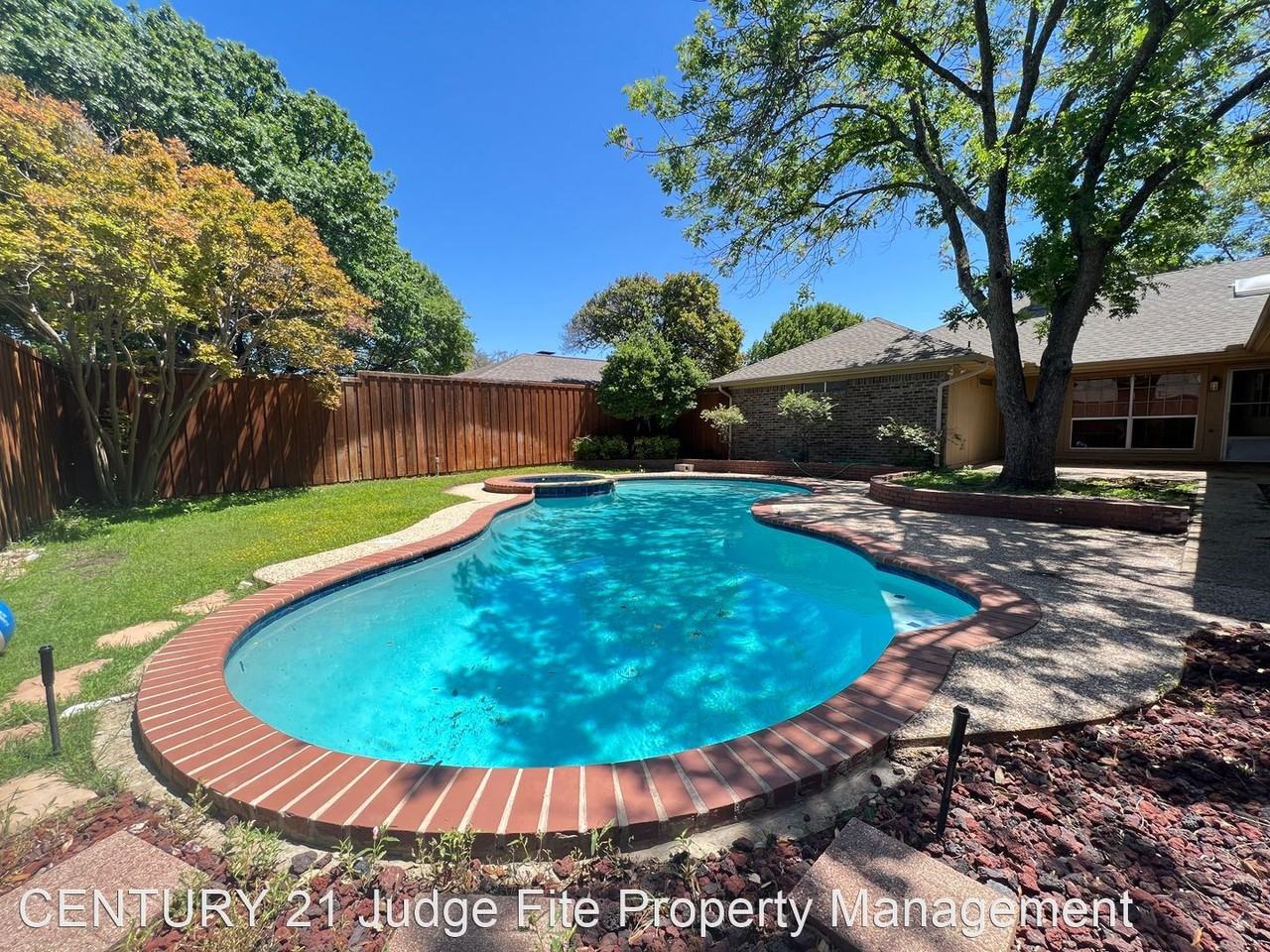 2303 Silver Holly Ln - Photo 2 of 11