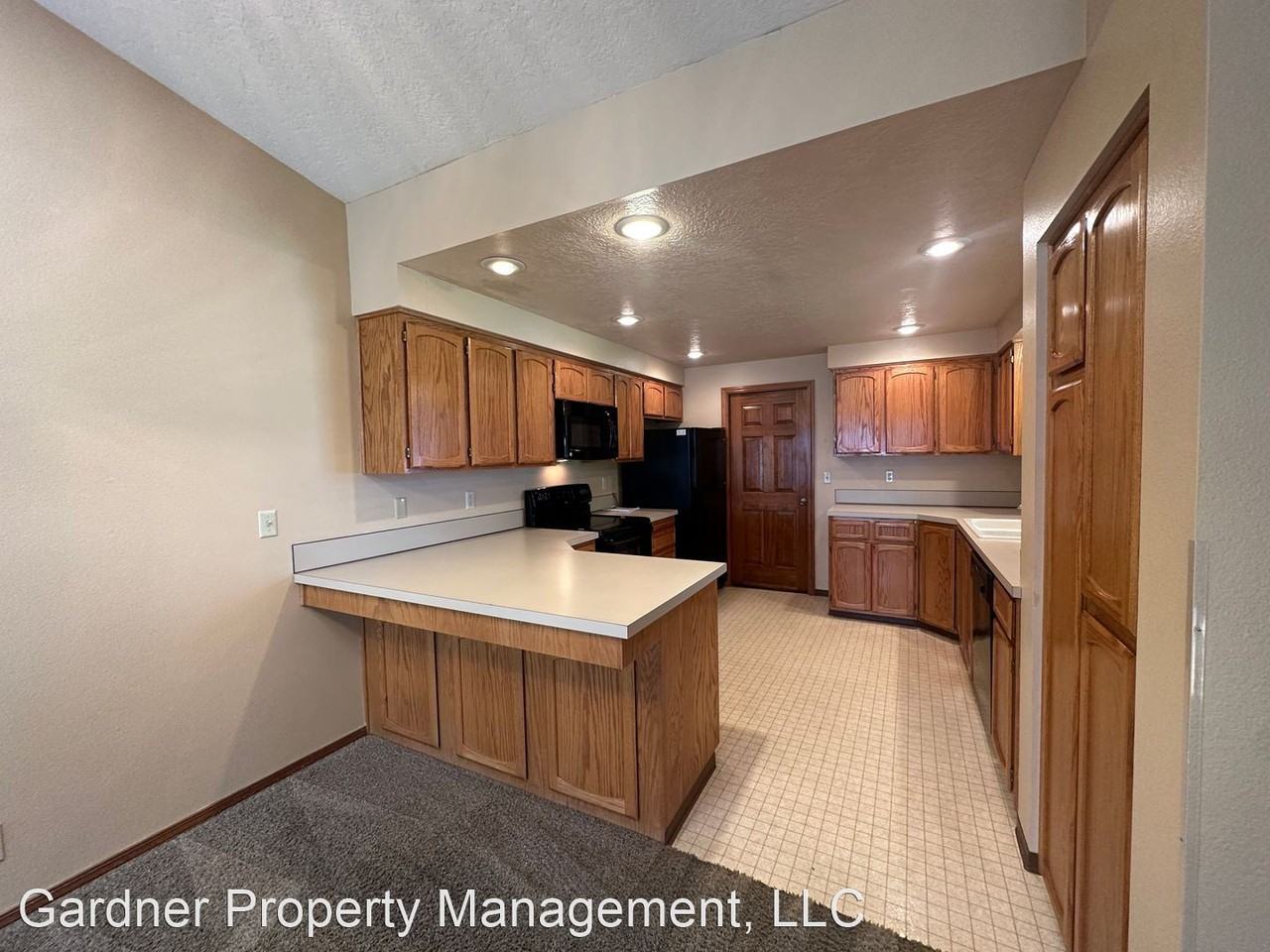 10520 - 10522 W. Edna St. - Photo 3 of 11