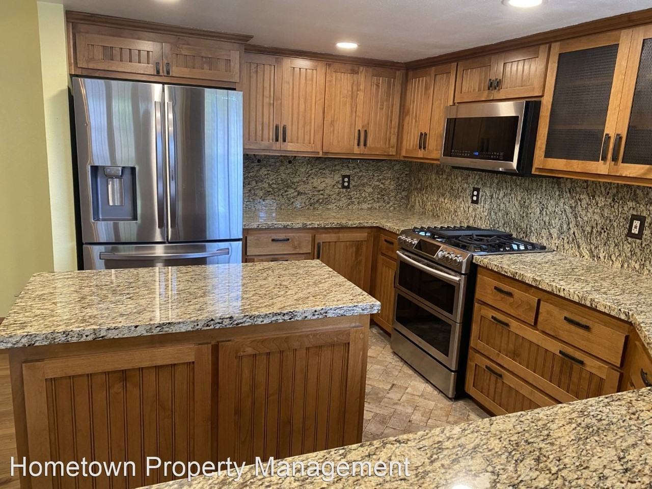 136 Clearwater Ln - Photo 3 of 15