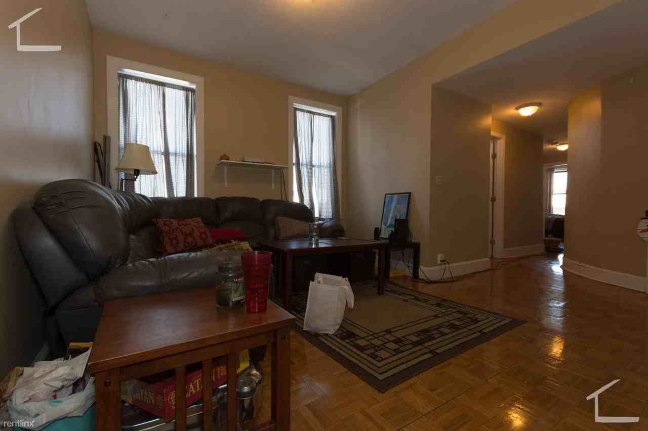 19 Highgate St - Photo 2 of 8