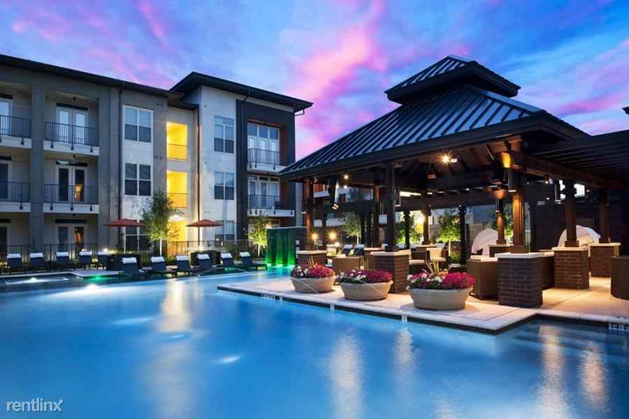 3301 Hudnall St - Photo 3 of 20