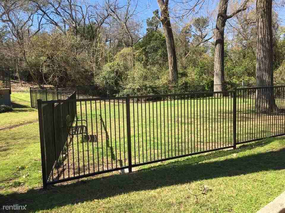 1930 Atlantic St - Photo 2 of 13