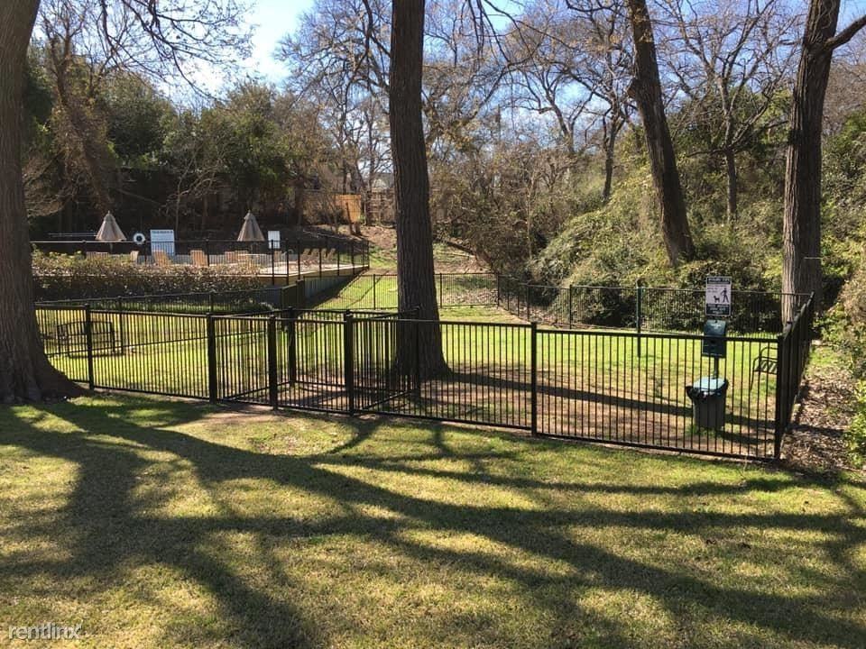 1930 Atlantic St - Photo 3 of 13