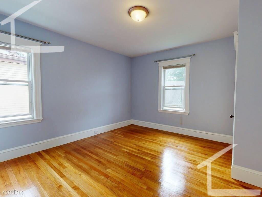 189 Lake St - Photo 3 of 9