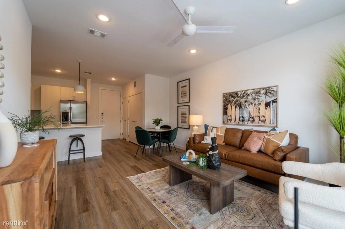 105 S Bishop Ave - Photo 2 of 11