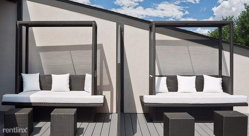 4670 Amesbury Dr - Photo 3 of 21