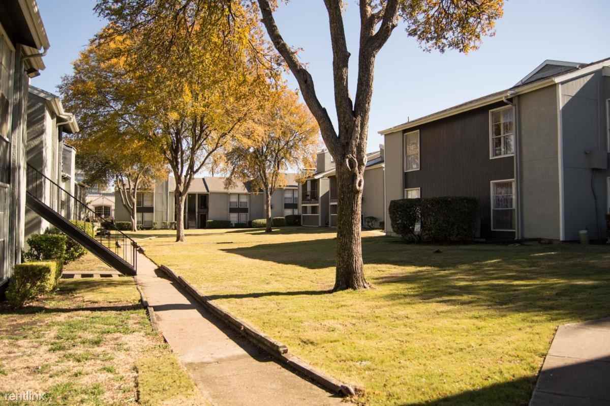 13660 Montfort Dr - Photo 2 of 11