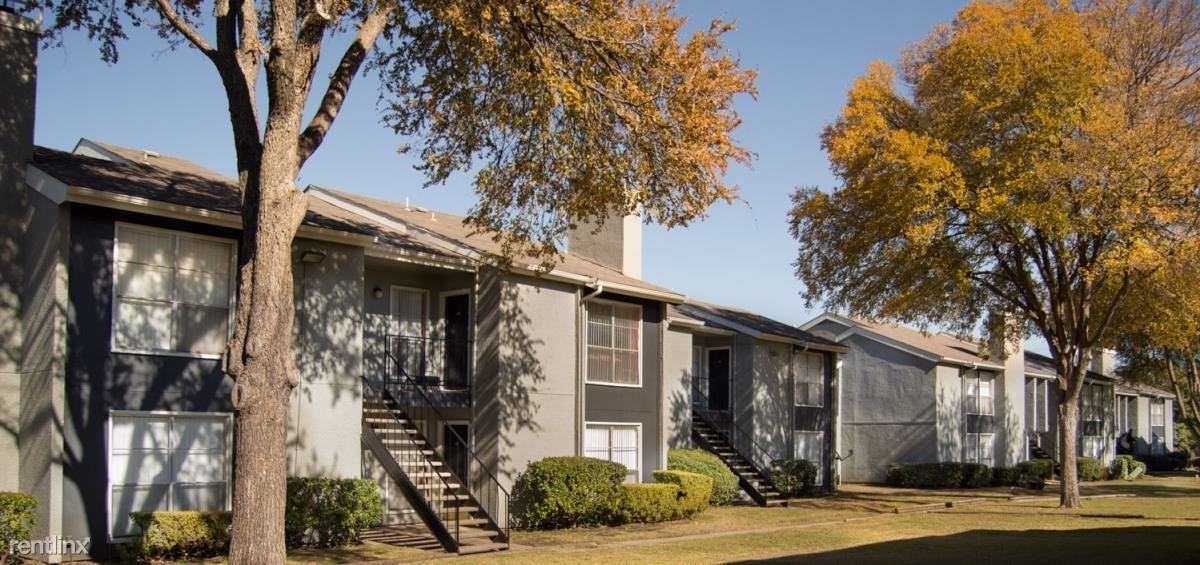 13660 Montfort Dr - Photo 3 of 11