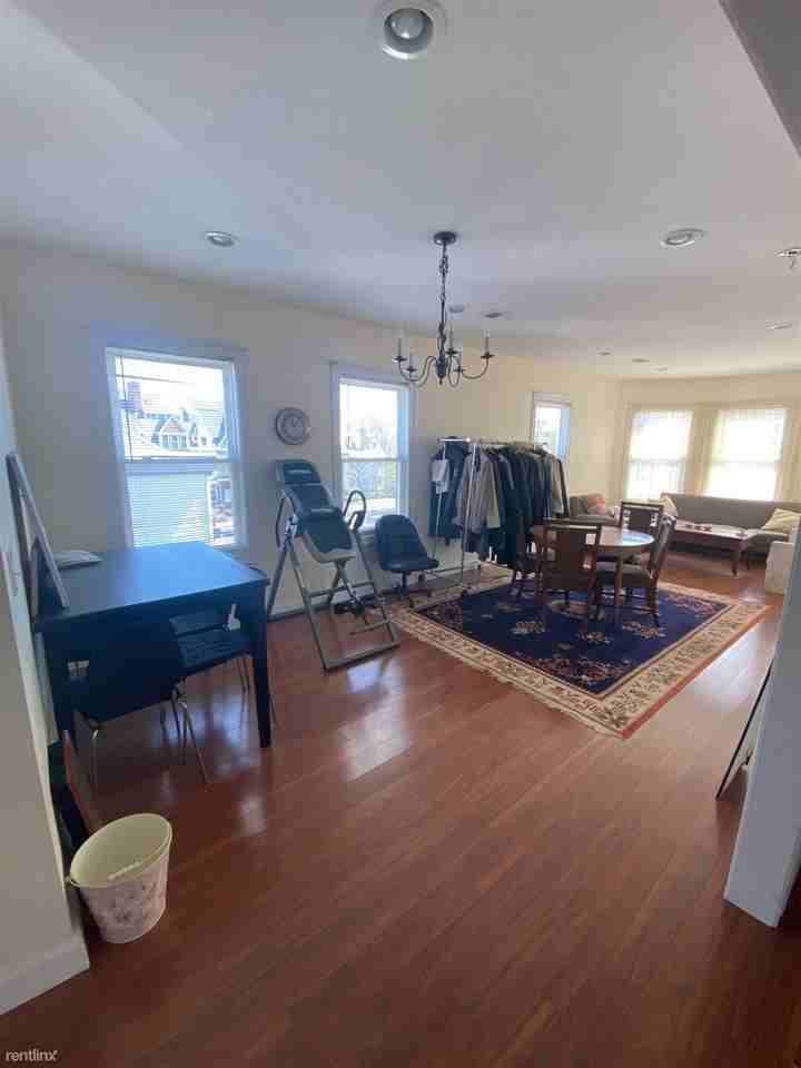 38 Whiting St - Photo 3 of 10