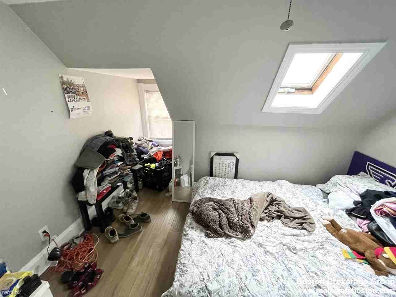 31 Falcon St #2 - Photo 2 of 4