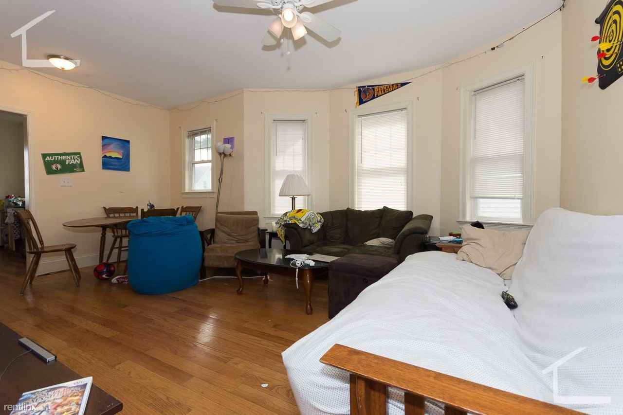 74 Brooks St - Photo 3 of 9