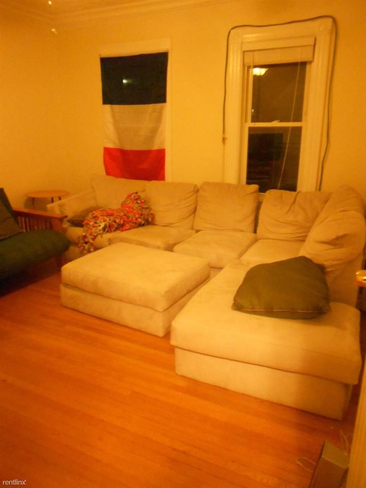 61 Fairbanks St - Photo 2 of 12