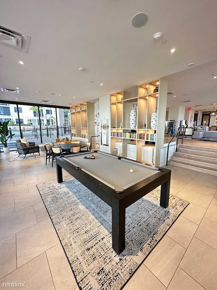 21 NE 22nd St - Photo 2 of 11