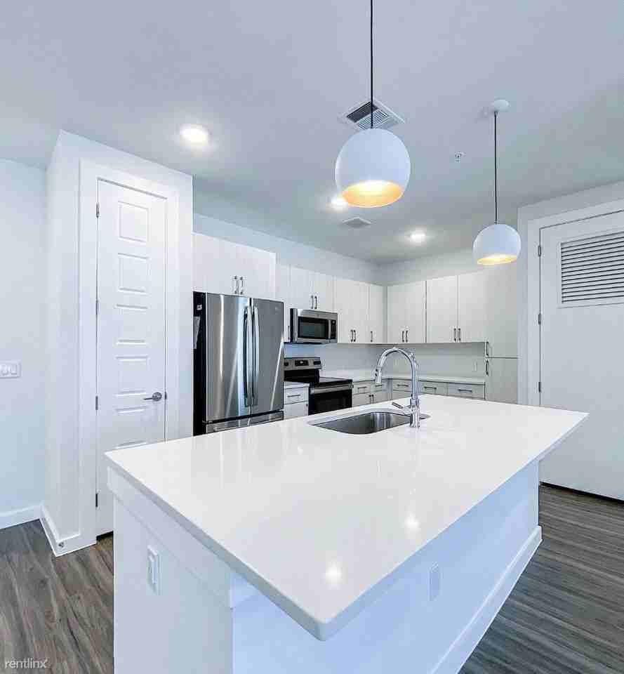 131 Sundance Pkwy - Photo 2 of 10