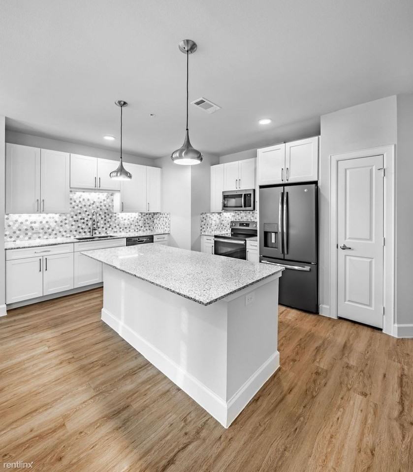 641 N Preston Rd - Photo 3 of 4