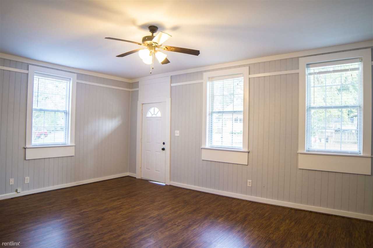 1323 Old Shell Rd - Photo 2 of 15