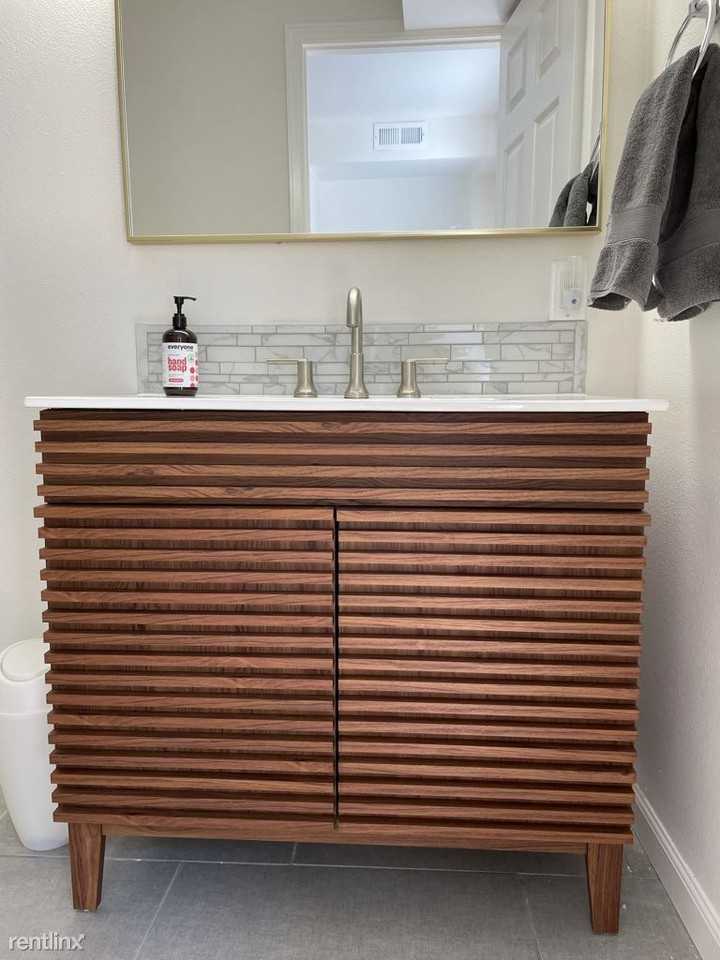 1806 Walnut Hollow Ln - Photo 3 of 16