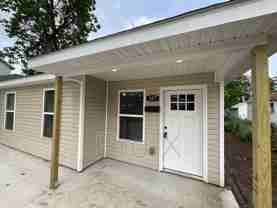 207 S Byers Ave - Photo 1 of 1