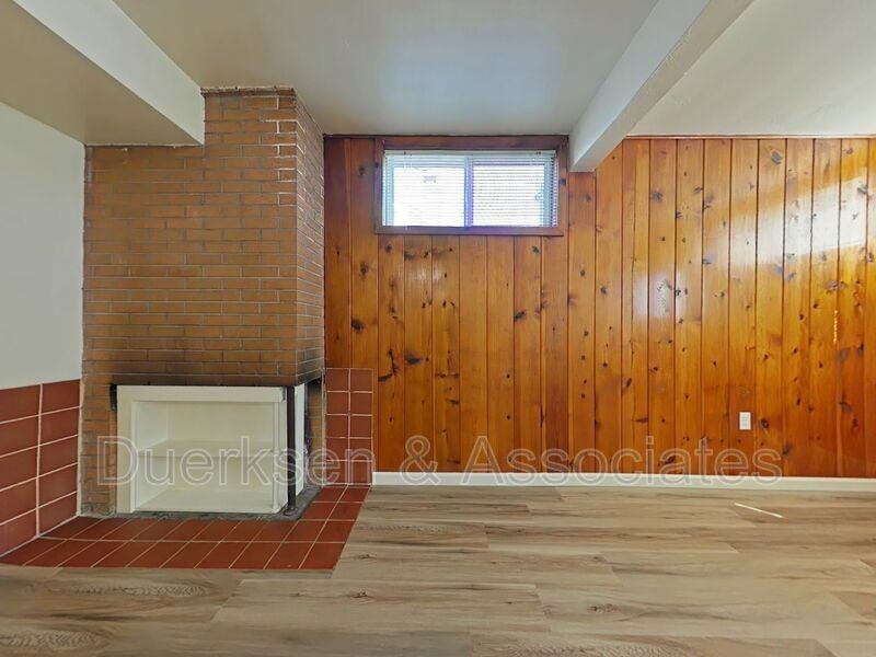 708 Nw 27th St - Photo 3 of 9