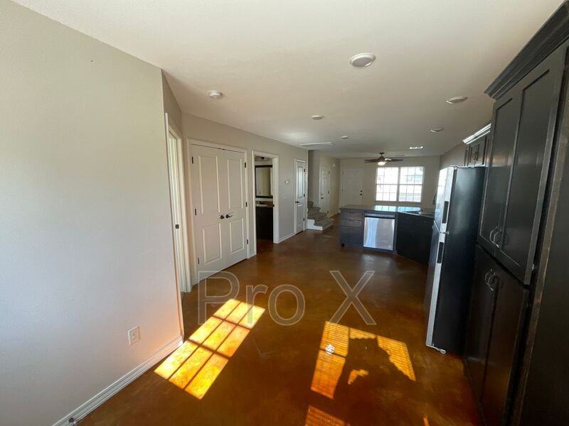 408 Carson Way #A - Photo 4 of 18