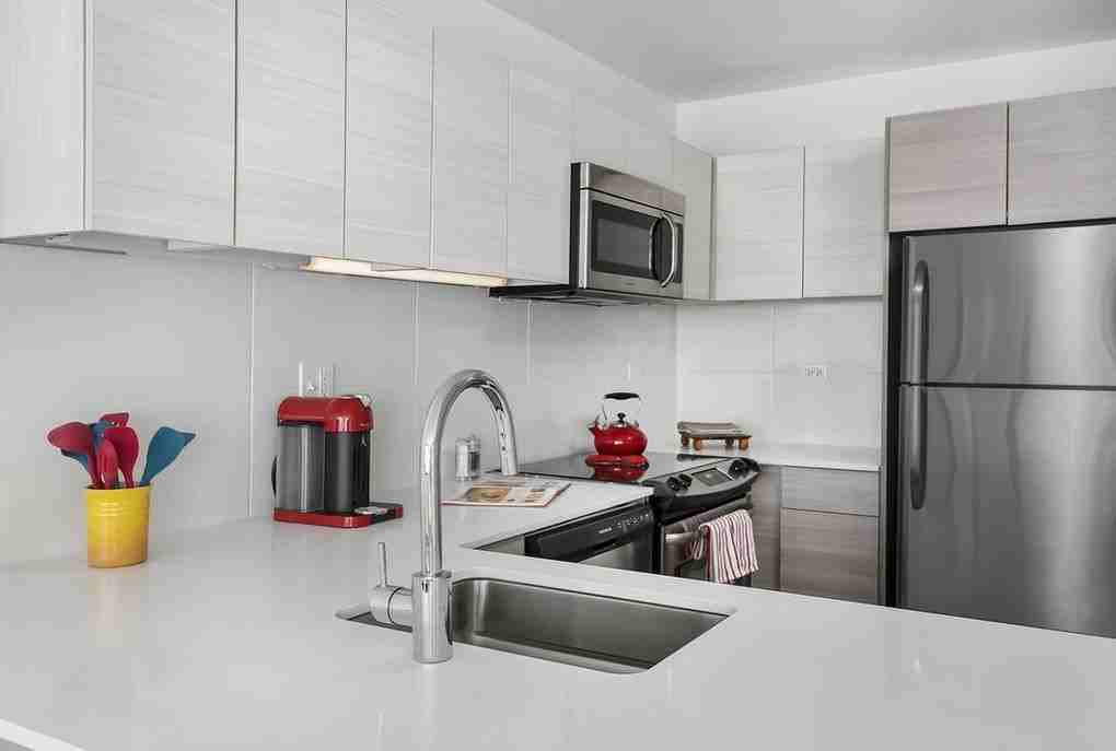 E Ohio St #4B - Photo 3 of 29