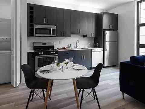 N Milwaukee Ave #622 - Photo 4 of 23