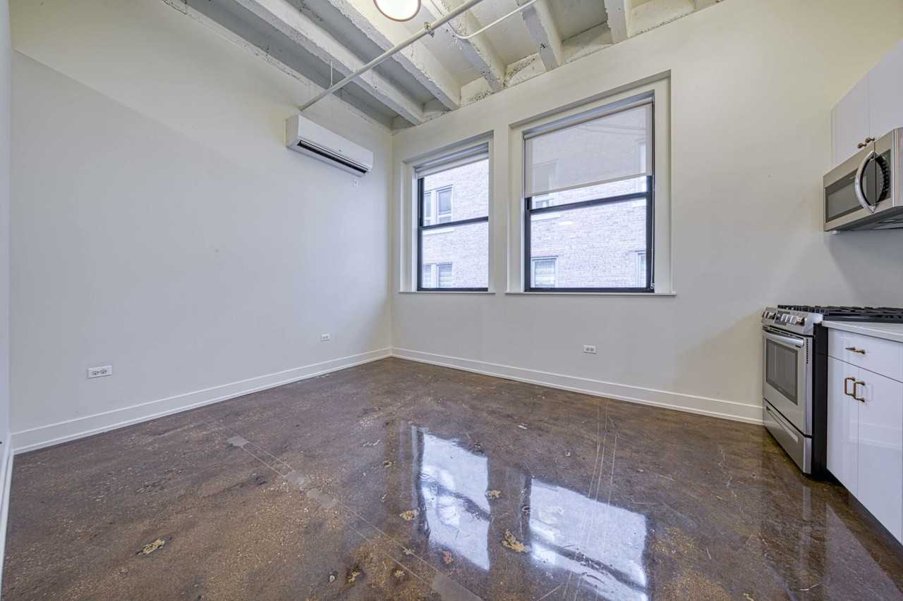E Adams St #1116 - Photo 2 of 37