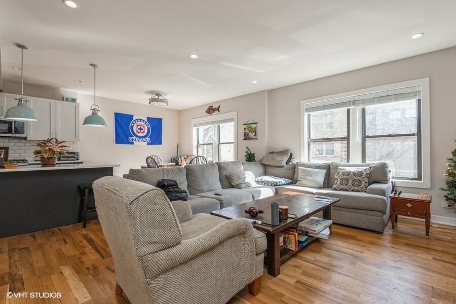 W Oakdale Ave #1S - Photo 2 of 19