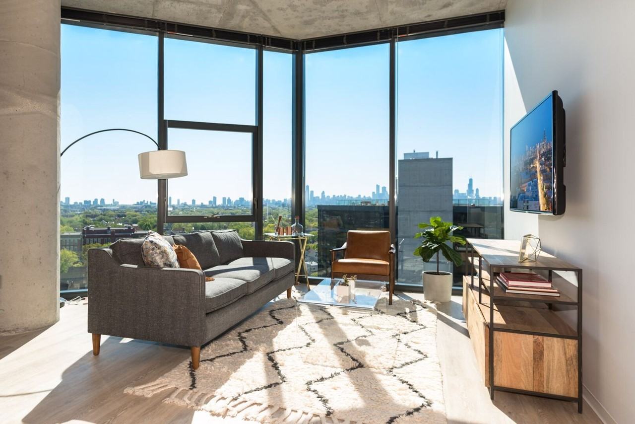 2210 N Washtenaw Ave #611