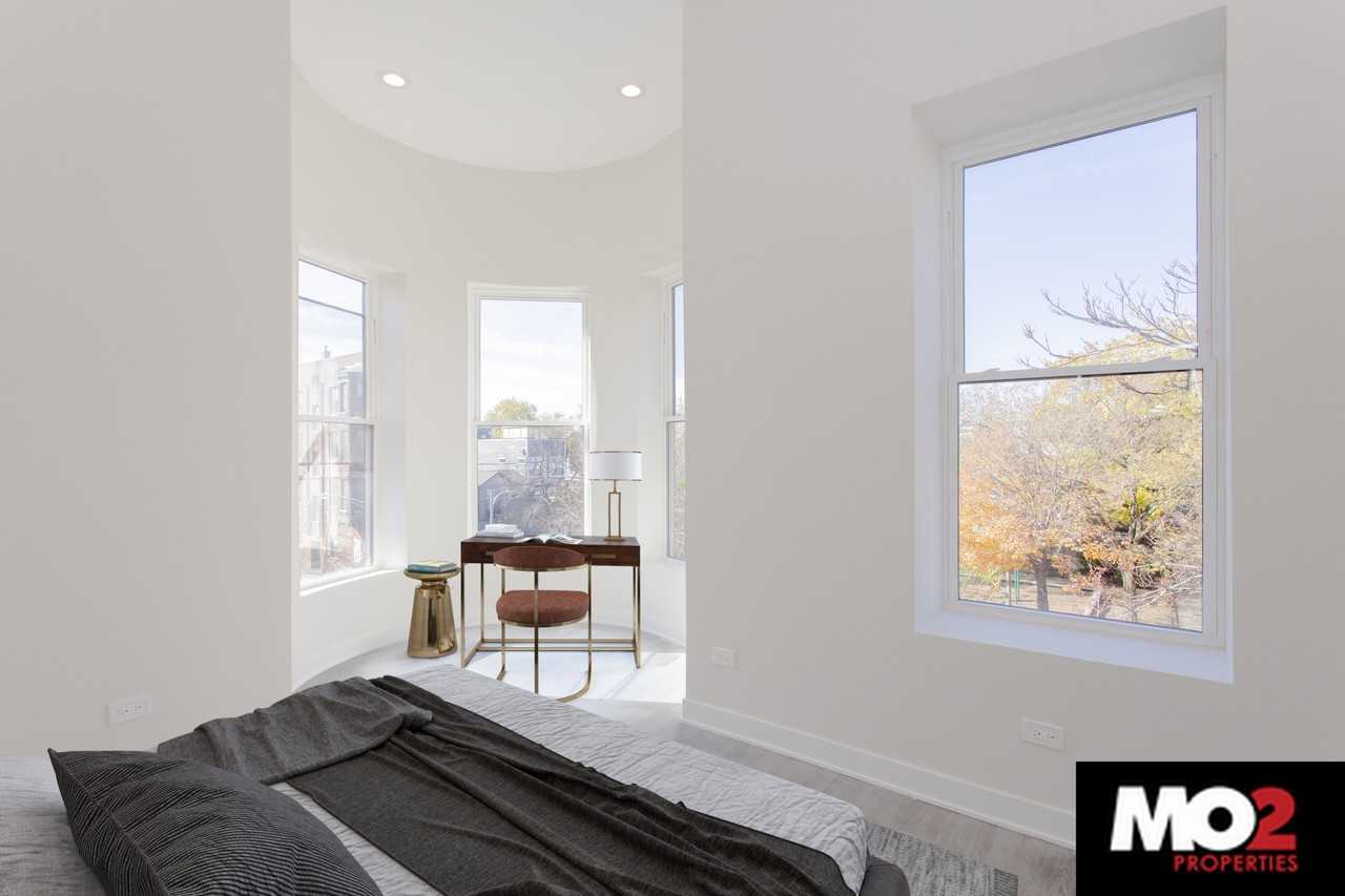 725 N Hoyne Ave #2F - Photo 5 of 8