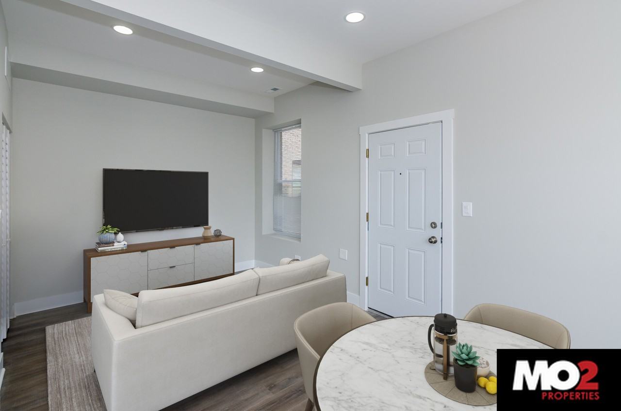 818 N Oakley Blvd #3R - Photo 2 of 14