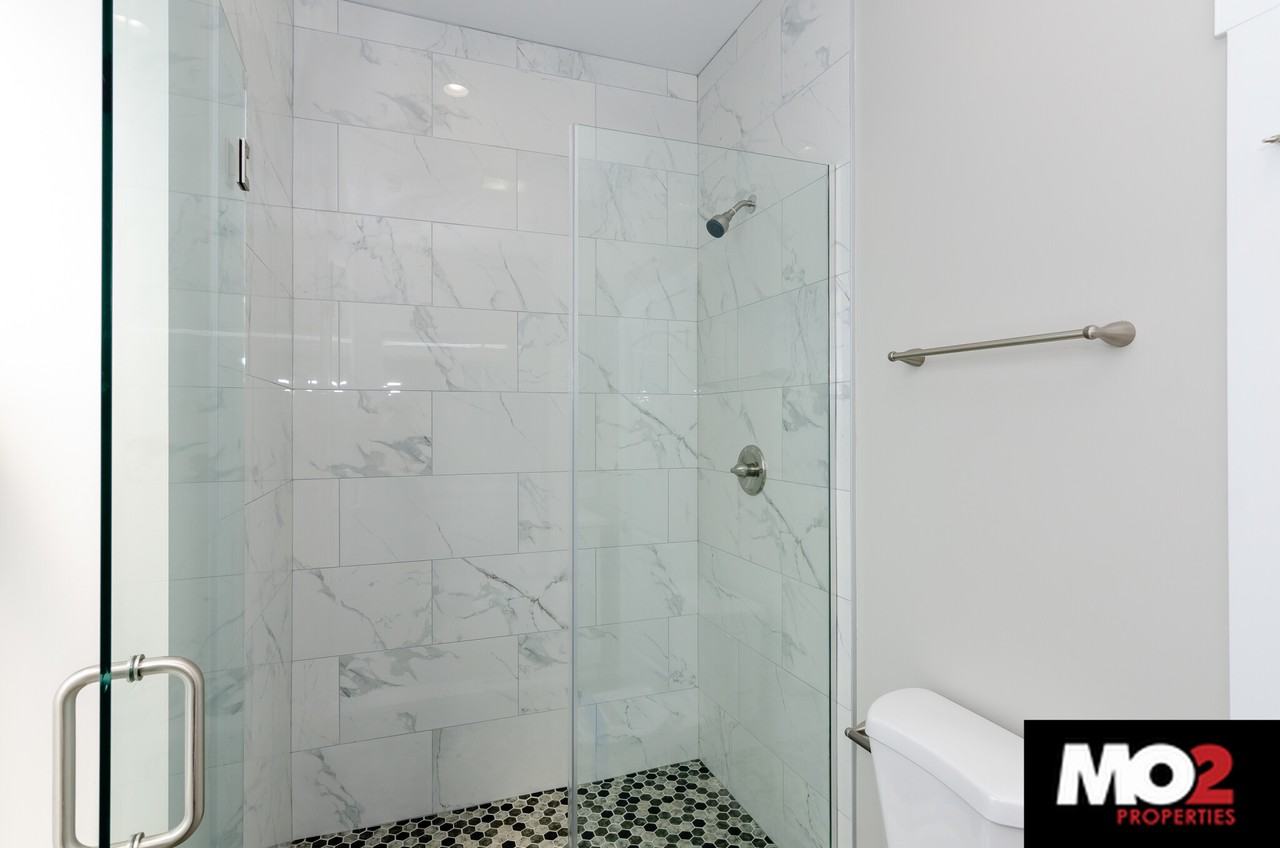 818 N Oakley Blvd #3R - Photo 5 of 14