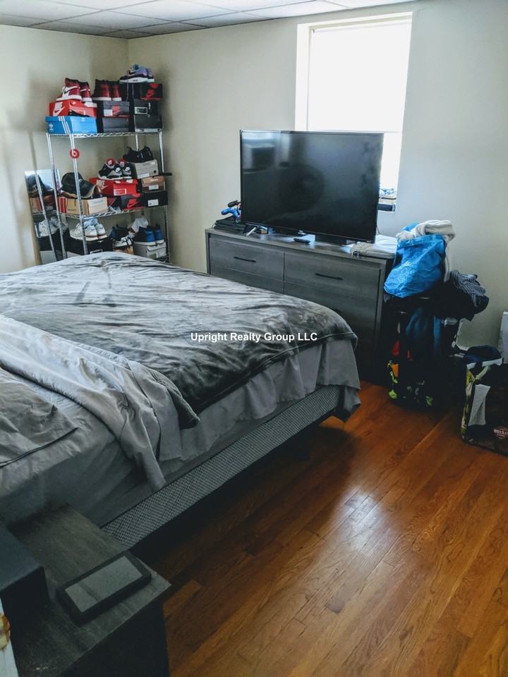 Washington St #8 - Photo 4 of 6