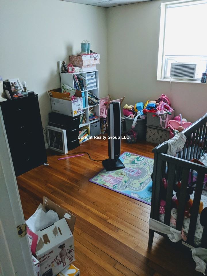 Washington St #8 - Photo 5 of 6