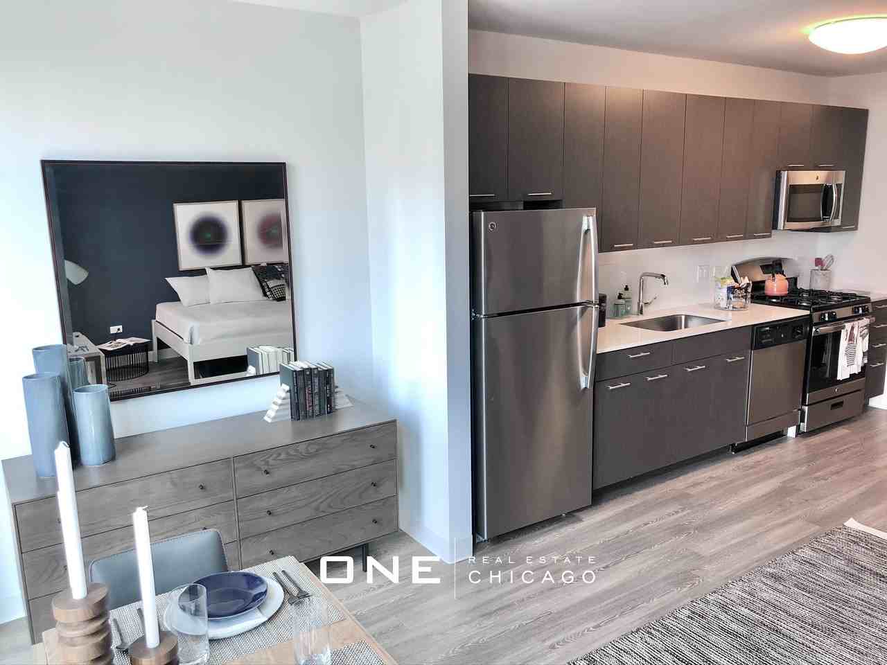 N Wells St #1 - Photo 3 of 15