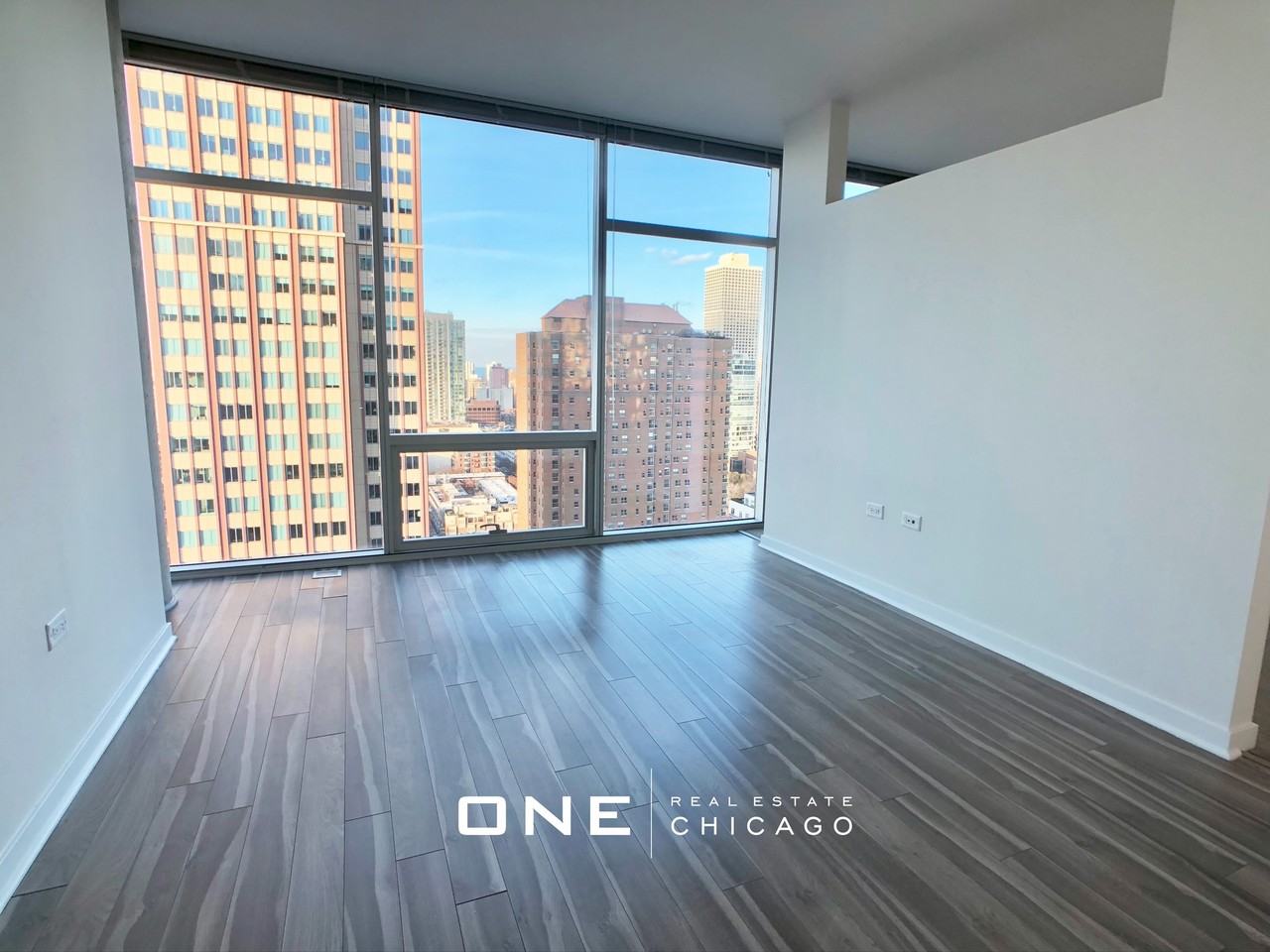 N La Salle Dr #2 - Photo 2 of 14