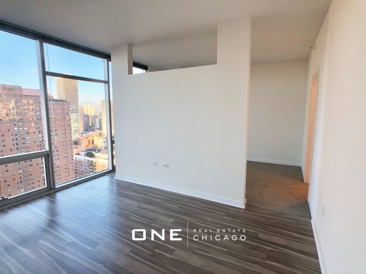 N La Salle Dr #2 - Photo 4 of 14