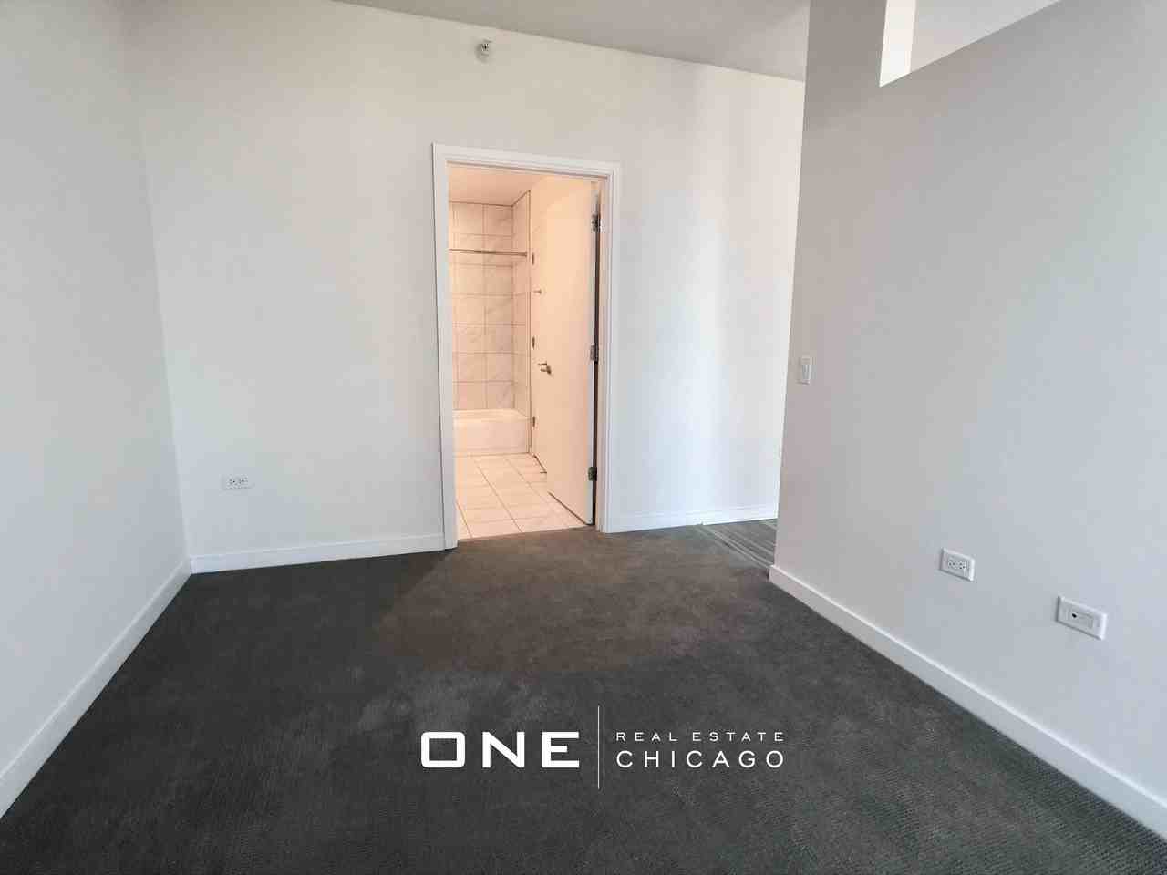 N La Salle Dr #2 - Photo 6 of 14