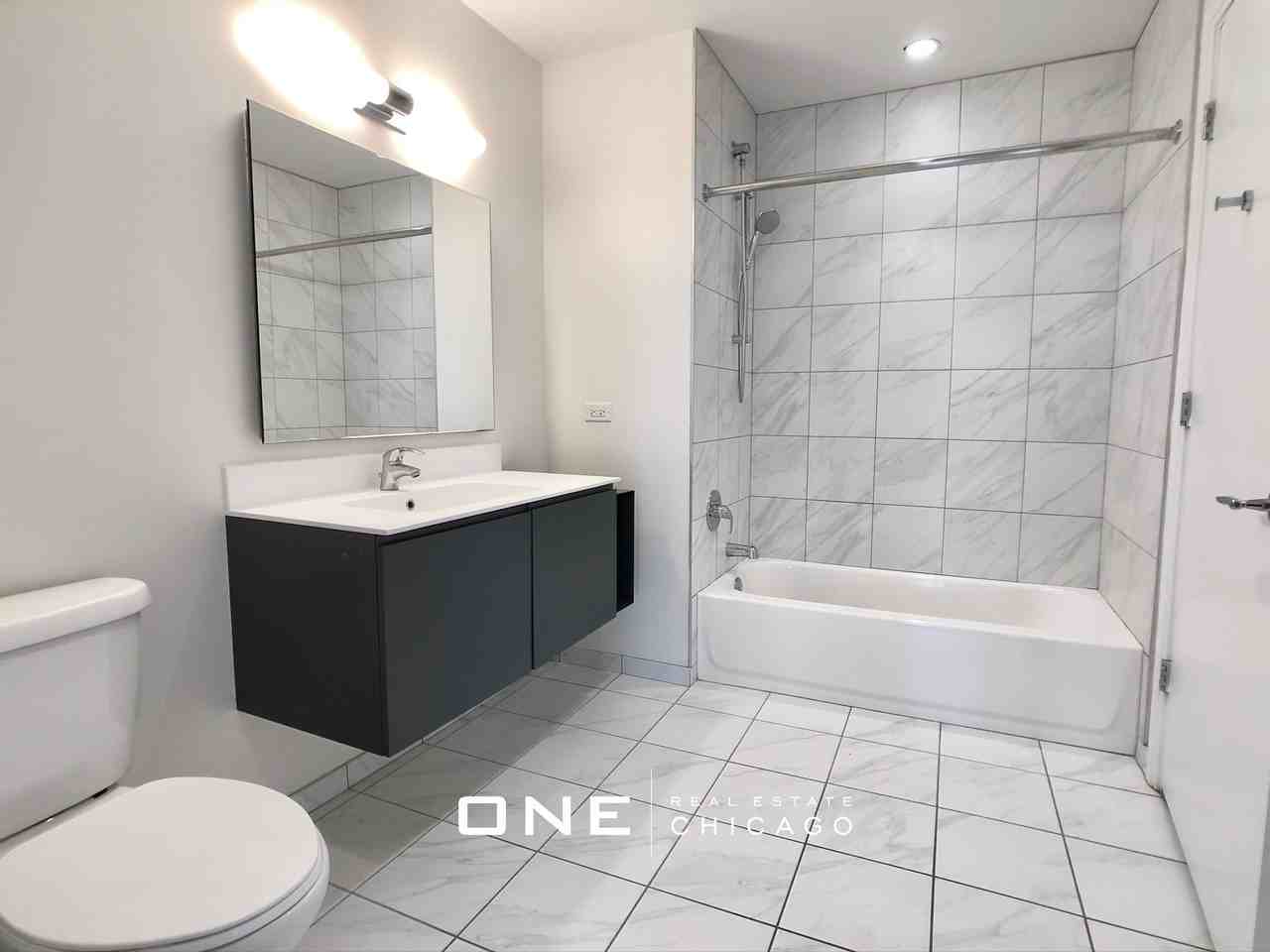 N La Salle Dr #2 - Photo 7 of 14