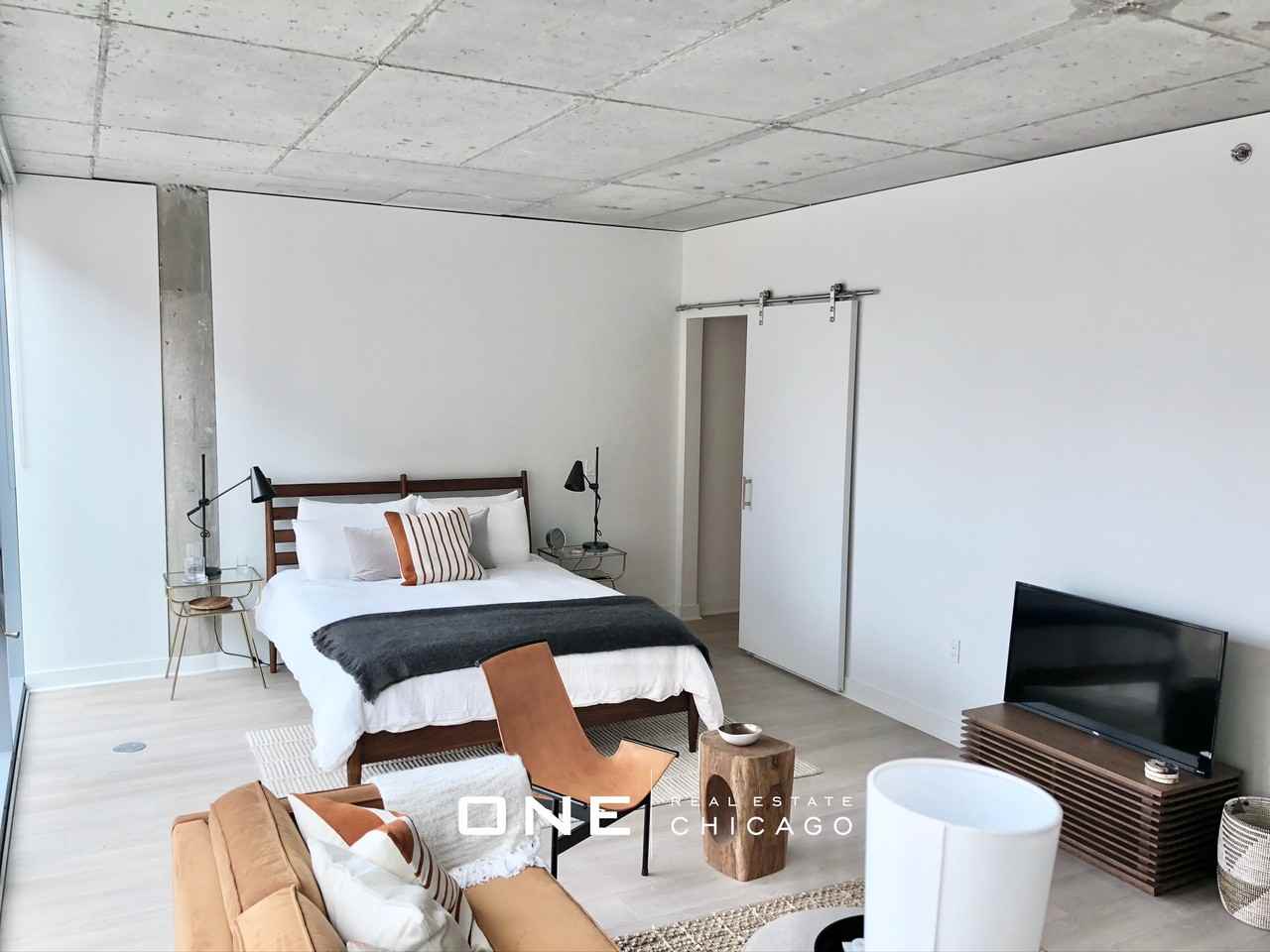 W Illinois St #2 - Photo 3 of 18