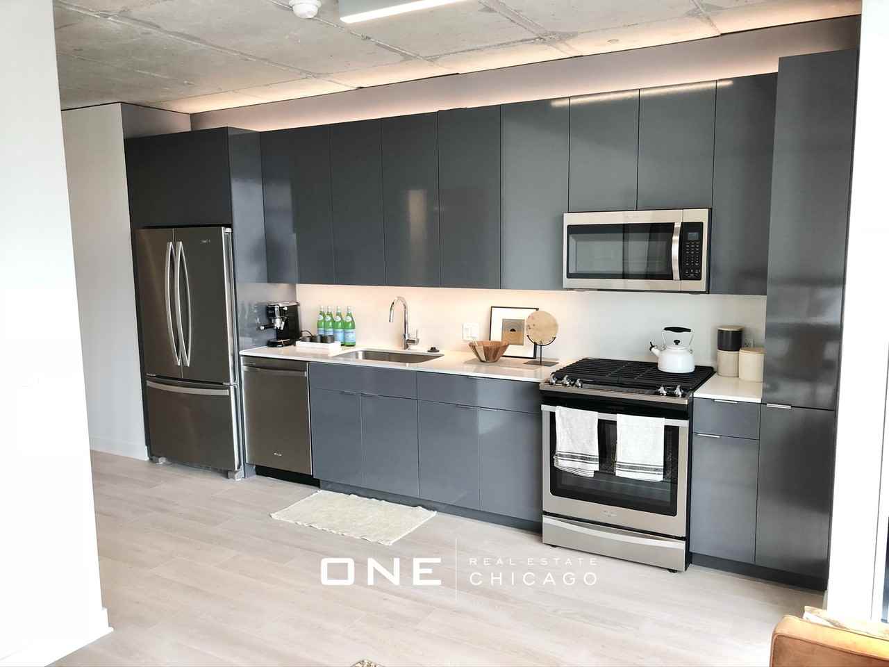 W Illinois St #2 - Photo 7 of 18